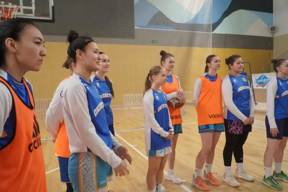 Ключи от квартиры вручили боксеру Оразбеку Асылкулову (2)