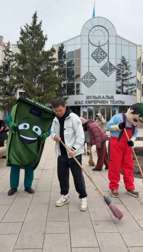 Театры Астаны приняли активное участие в акции «Таза Қазақстан» (10)