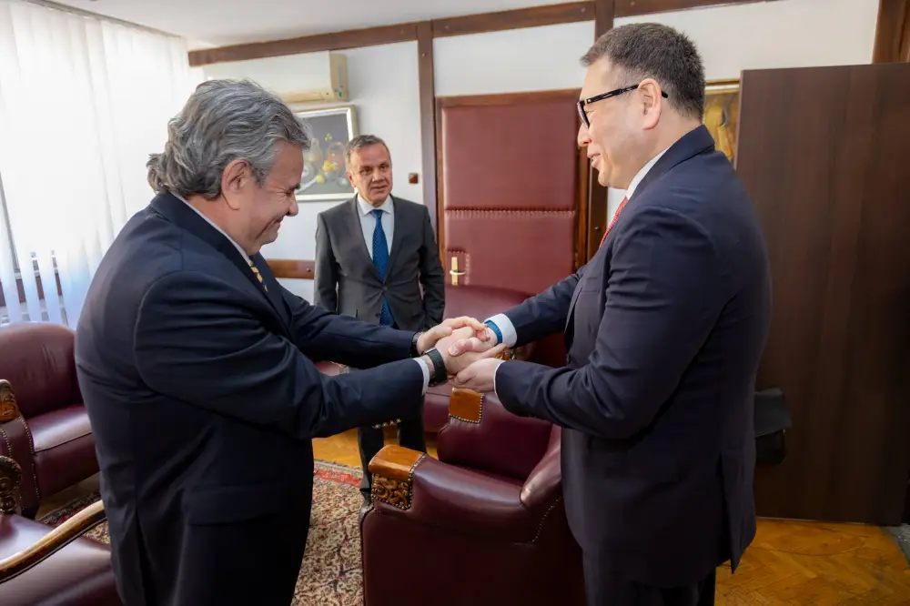 В ходе визита Министра торговли и интеграции РК А. Шаккалиева в г. Скопье подписано Соглашение о создании Делового совета между Казахстаном и Северной Македонией (2)