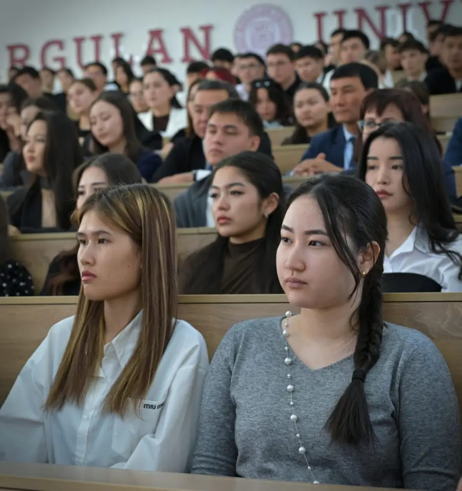 Аким области Асаин Байханов посетил Павлодарский педагогический университет им. Ә. Марғұлана, где встретился со студентами и профессорско-преподавательским составом вуза (8)