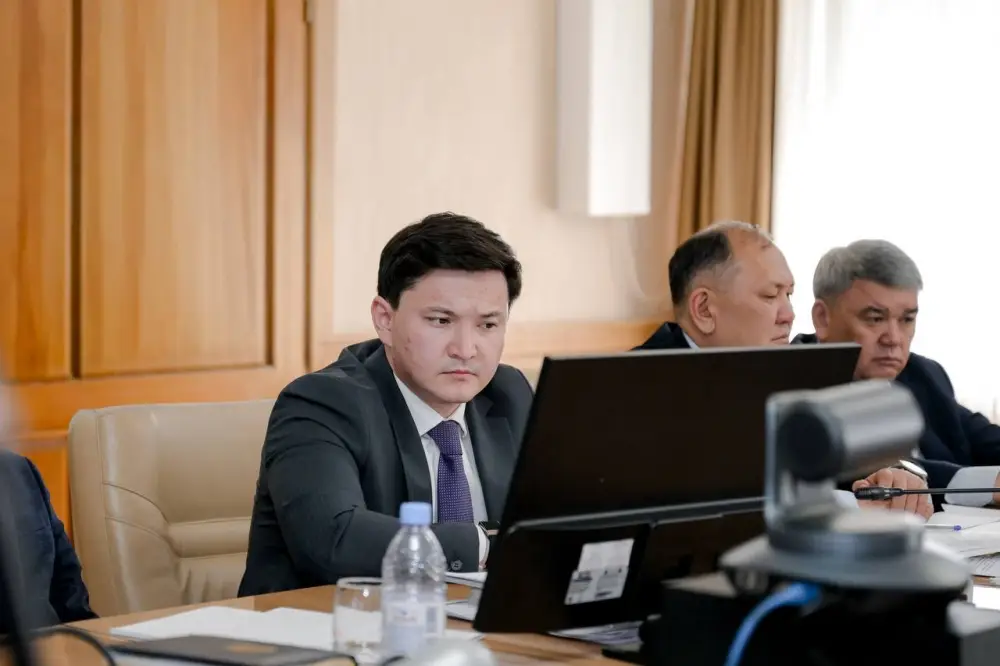 На заседании акимата рассмотрели ключевые вопросы социально-экономического развития региона за первый квартал 2026 года и состояние дорожной отрасли (3)
