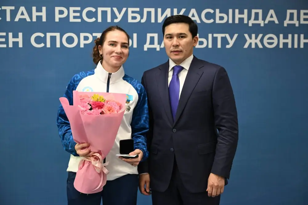 В Казахстане наградили спортсменов, вошедших в ТОП-10 на зимних Олимпийских и Паралимпийских играх (2)