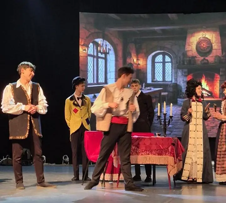 «Обыкновенное чудо»: школьники из Караганды завоевали Гран-при на Международном фестивале детских театров (5)