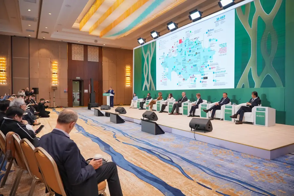 КАЗАХСТАН ПРЕДСТАВИЛ ПОДХОД К ИНТЕГРАЦИИ НАУКИ И ИИ ДЛЯ РЕШЕНИЯ КЛИМАТИЧЕСКИХ ВЫЗОВОВ НА РЕГИОНАЛЬНОМ ЭКОЛОГИЧЕСКОМ САММИТЕ (4)