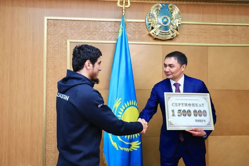 Спортсменов Карагандинской области наградили за достижения на чемпионате Азии (2)