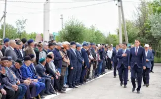 Прощание с Мухтаром Шахановым: общественность отмечает вклад поэта в культуру и общественную жизнь