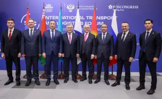Казахстанская делегация во главе с министром транспорта Нурланом Сауранбаевым участвует в Международном транспортно-логистическом форуме в Санкт-Петербурге