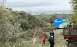 ТУРКЕСТАН: САУРАН УЧАСТВУЕТ В СУББОТНИКЕ «ТАЗА ҚАЗАҚСТАН» С 1000 УЧАСТНИКАМИ И 20 ТОННАМИ ВЫВЕЗЕННЫХ ОТХОДОВ