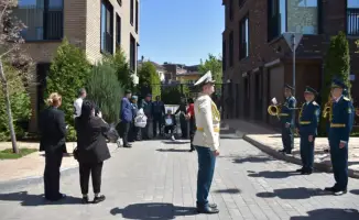 Поздравление ветерана Великой Отечественной войны с 101-летием в Алматы