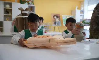 Тысячи школьников Кызылорды вдохновились на патриотической акции с участием офицеров