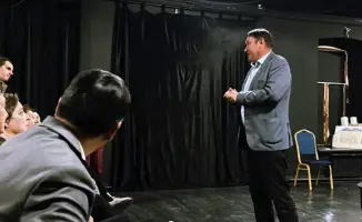 Обсуждение новой Конституции Казахстана: артисты театра подчеркивают важность прав и свобод для стабильности общества