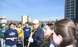 В Жетісу прошёл экологический фестиваль: более 15 тысяч человек высадили свыше 8 тысяч деревьев