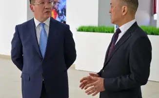 Аким области Асаин Байханов обсудил с студентами и преподавателями Павлодарского педагогического университета перспективы трудоустройства и внедрение генеративного ИИ в образовательный процесс.