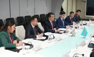 Обсуждение образовательных программ по водосбережению и борьбы с засолением почв на Региональном экологическом саммите