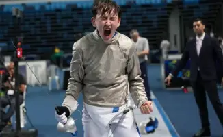 Казахстанский фехтовальщик пробил стеклянный потолок на чемпионате мира, завоевав бронзовую медаль