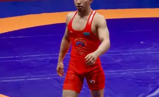 Чемпионат Азии по борьбе в Бишкеке стартовал с участием казахстанского борца