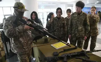 В Астане провели трогательные проводы призывников в армию с участием ветеранов и депутатов