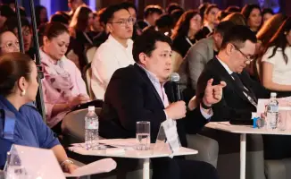 Вице-министр юстиции Казахстана Даниель Ваисов открывает международный кейс-чемпионат по праву с участием 90 студентов из 13 стран в Maqsut Narikbayev University