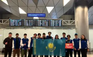 Казахстанские школьники на Менделеевской олимпиаде в Москве