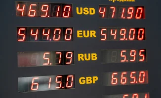 Курс доллара резко снизился в обменниках Казахстана: что произошло?