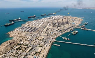 США и Израиль атаковали ключевой нефтяной узел Ирана на Харк