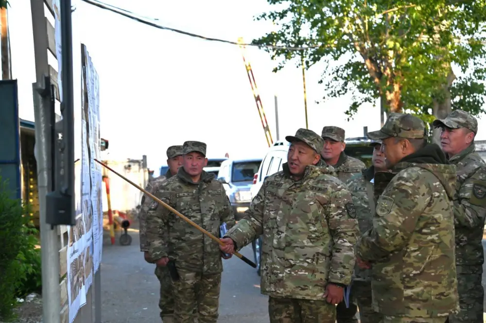 Начальник Генерального штаба проверил организацию боевой подготовки в гарнизонах на востоке страны (7)