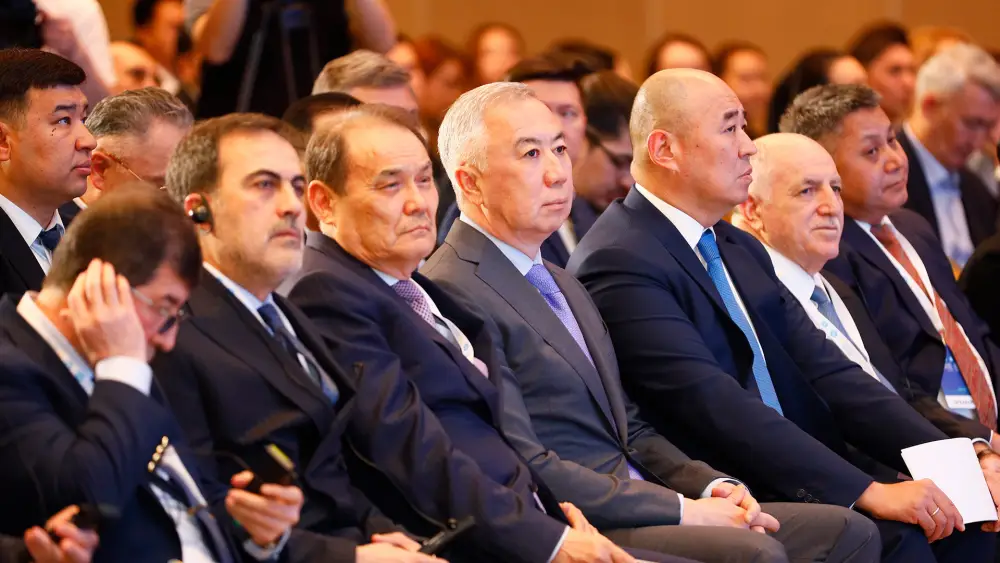 Серик Жумангарин открыл бизнес-форум стран ОТГ (2)