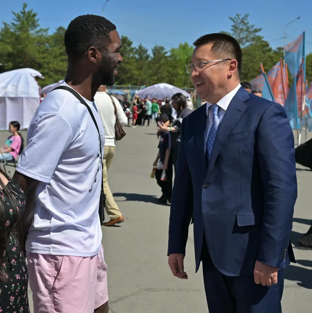 В Павлодаре красочно и креативно отметили День единства народа Казахстана (2)