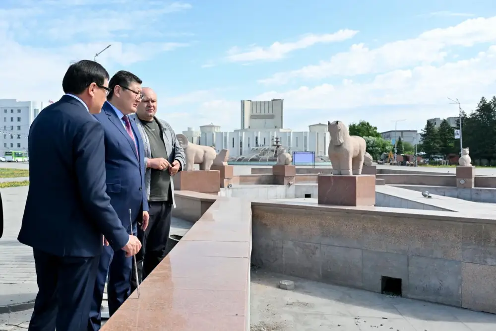 В Семее начались работы по реконструкции центральной площади (5)