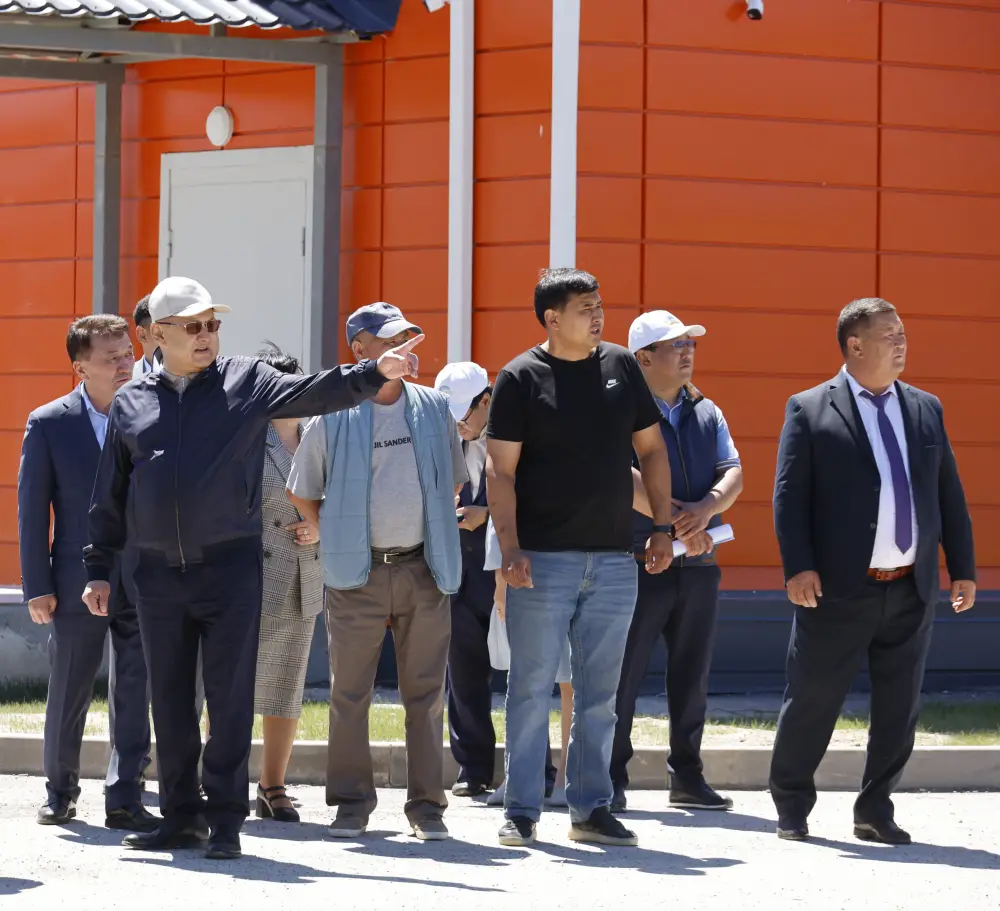 Бейбит Исабаев проинспектировал стройобъекты в селах (3)