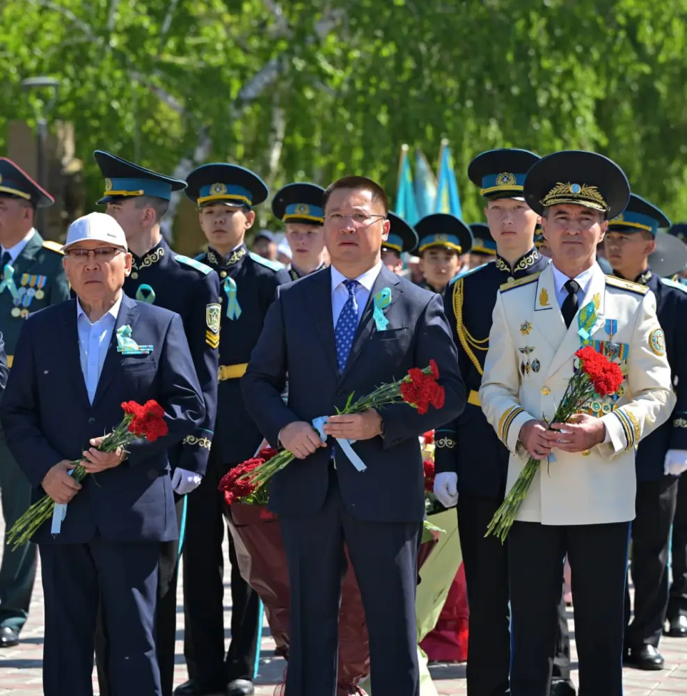 Павлодарцы почтили память павших в Великой Отечественной войне (8)