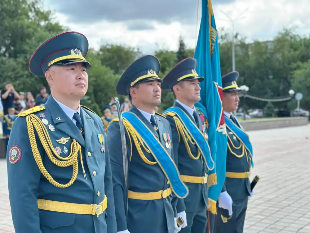 Военнослужащие МЧС в рядах защитников Отечества (8)