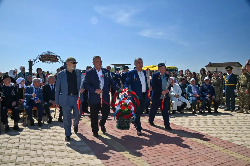 В Акмолинской области почтили память Халық қаһарманы Рахимжана Кошкарбаева (8)