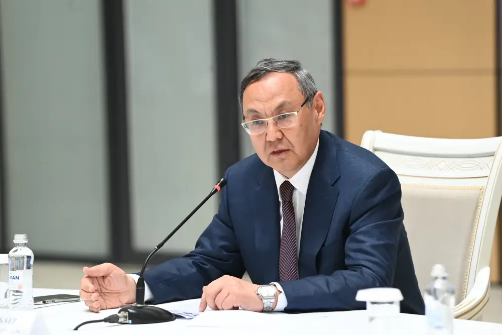 Состоялось выездное заседание Национальной академии наук (4)
