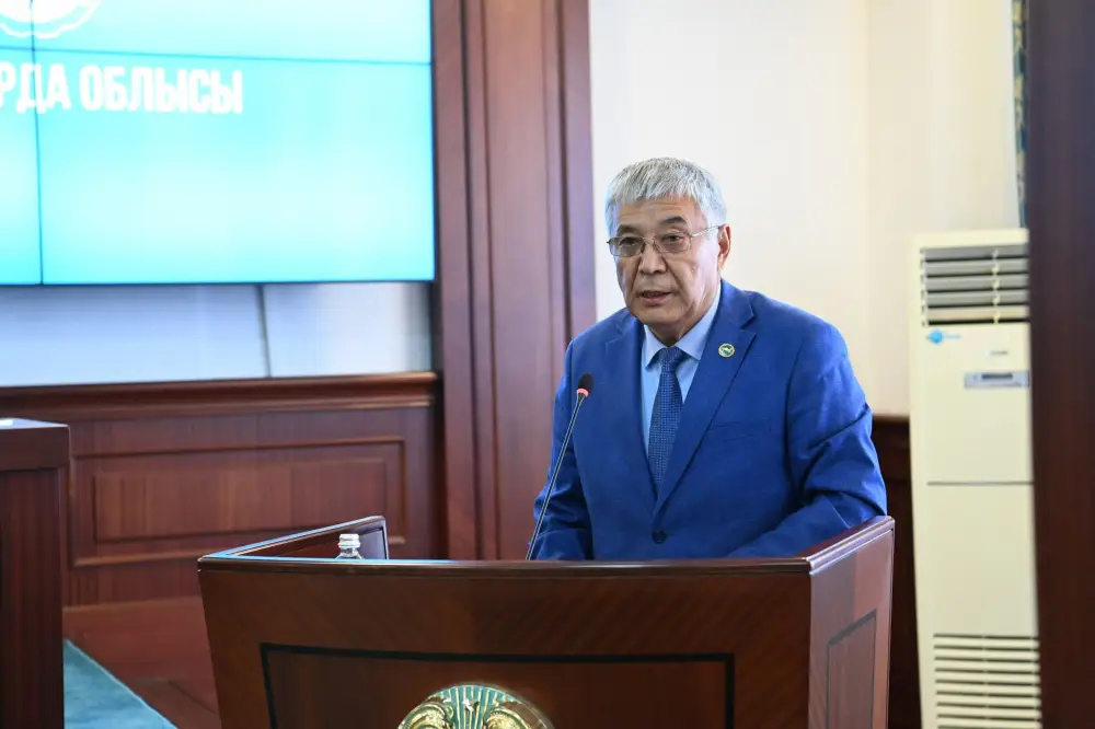 Олжас Бектенов от имени Главы государства поблагодарил Нурлыбека Налибаева на встрече с активом области (6)