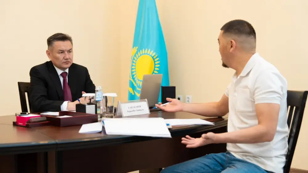 На приеме у акима ВКО жители региона поднимали вопросы жилья, теплоснабжения, предпринимательства (8)