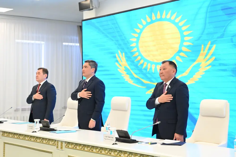 По поручению Главы государства Олжас Бектенов представил активу Кызылординской области нового акима региона (5)