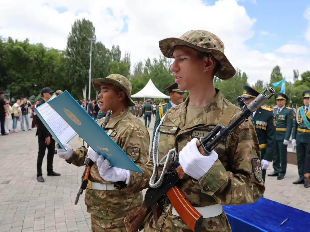 Новобранцы приняли военную присягу в Жамбылской области (9)