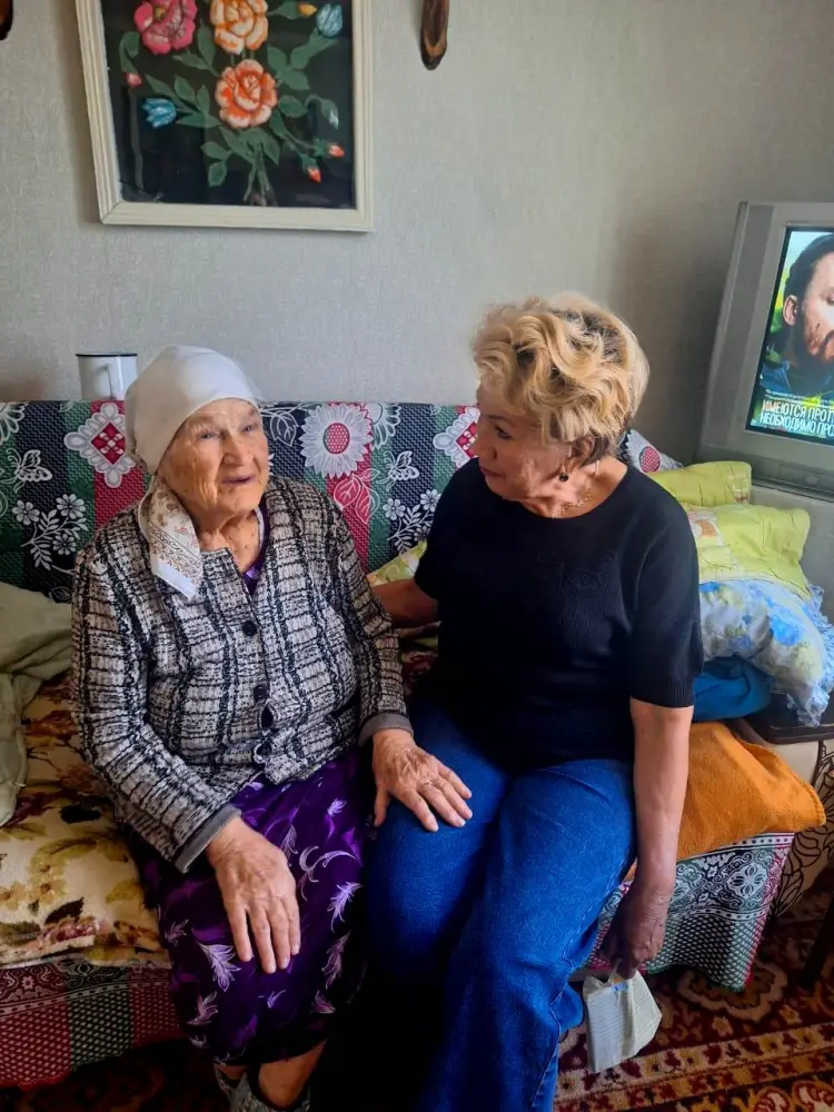 Во всех районах и городах ВКО поздравляют ветеранов (10)