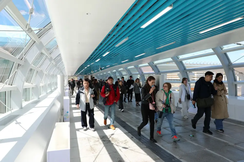 В Астане прошел пресс-тур по объектам LRT (2)