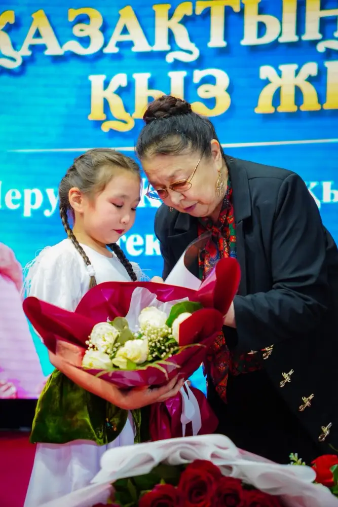 Легенда казахского кино Меруерт Утекешева провела творческий вечер в Байганинском районе (6)