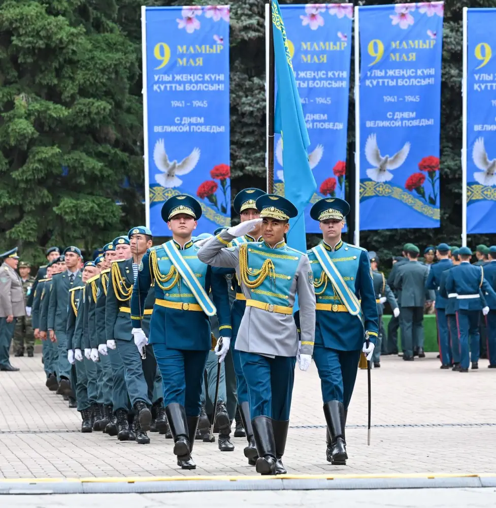 В Алматы отметили День Победы и почтили память героев войны (6)
