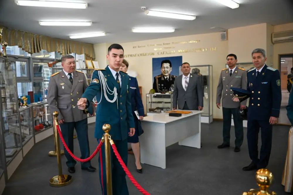 В Военном колледже Астаны прошла акция «Сарбазға прокурорлық кеңес» (4)