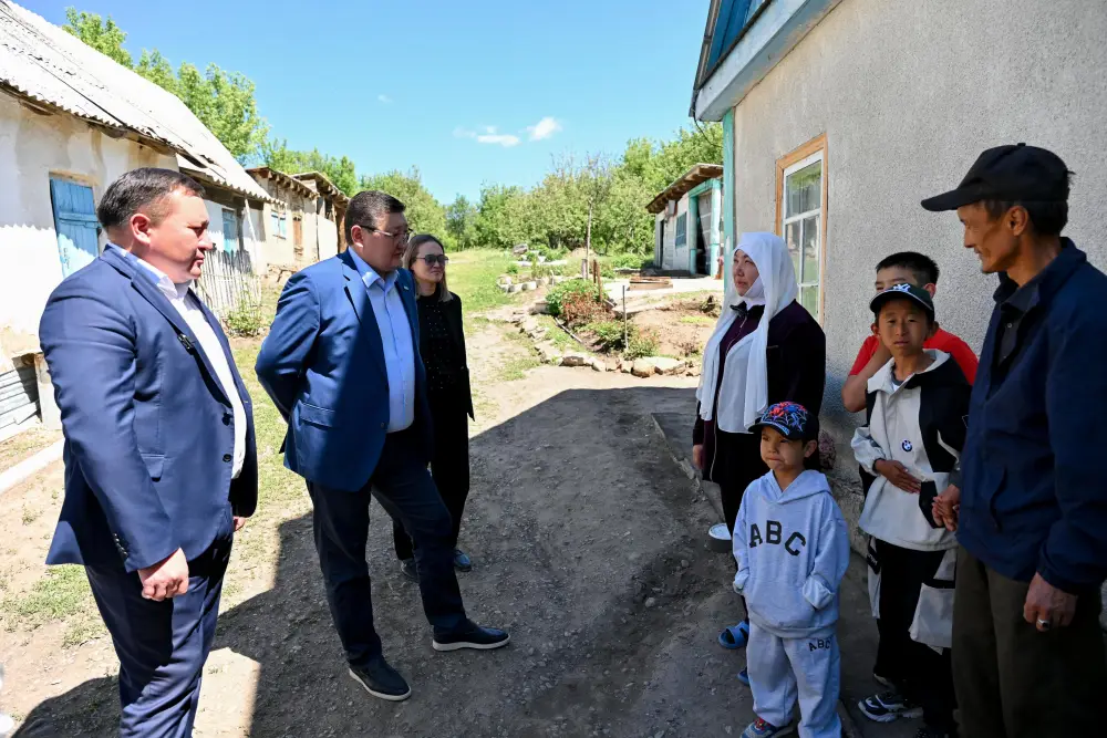 Аким области встретился с переселенцами в Урджарском районе (2)