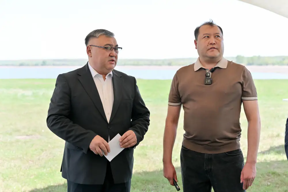 Аким области ознакомился с проектом развития левого берега зоны отдыха Шульбинского водохранилища (9)