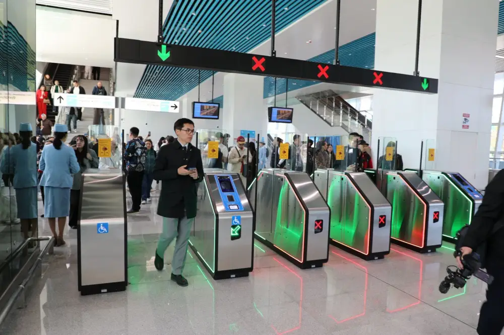 В Астане прошел пресс-тур по объектам LRT (7)