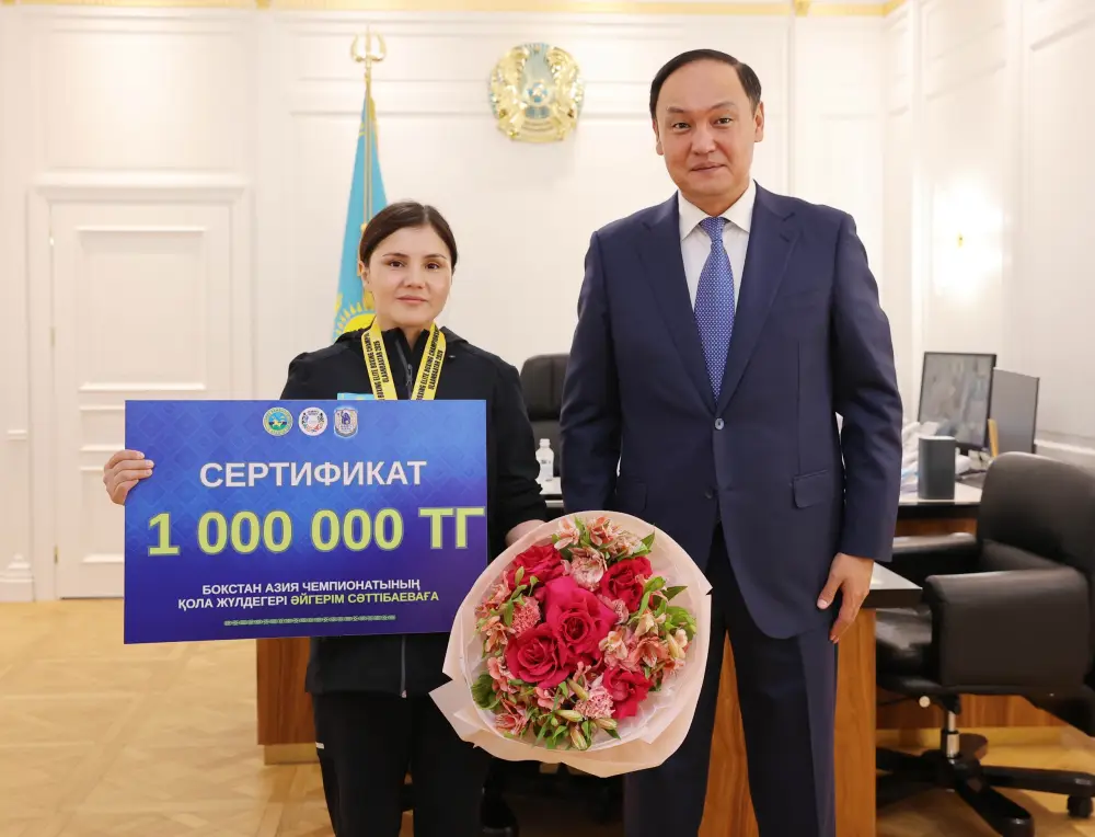 Ербол Карашукеев встретился с призёрами чемпионата Азии (3)