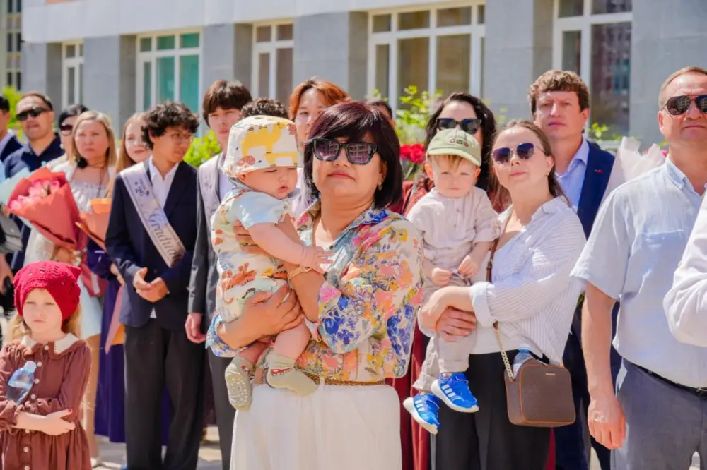 В школах Астаны подвели итоги учебного года едиными классными часами (7)