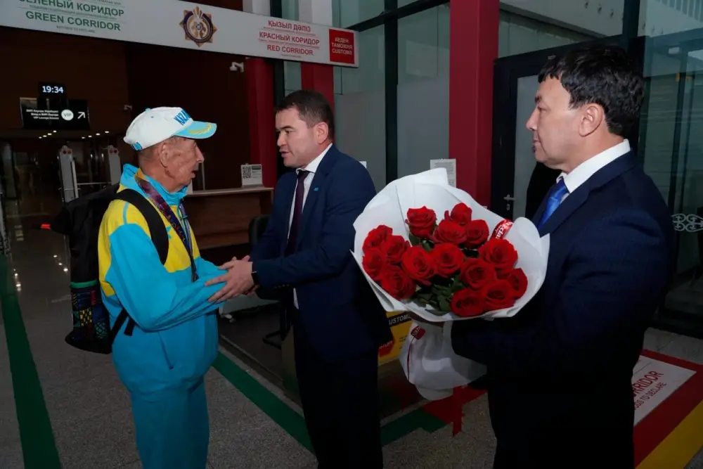 80-летний астанчанин пробежал полный марафон в Кейптауне (3)