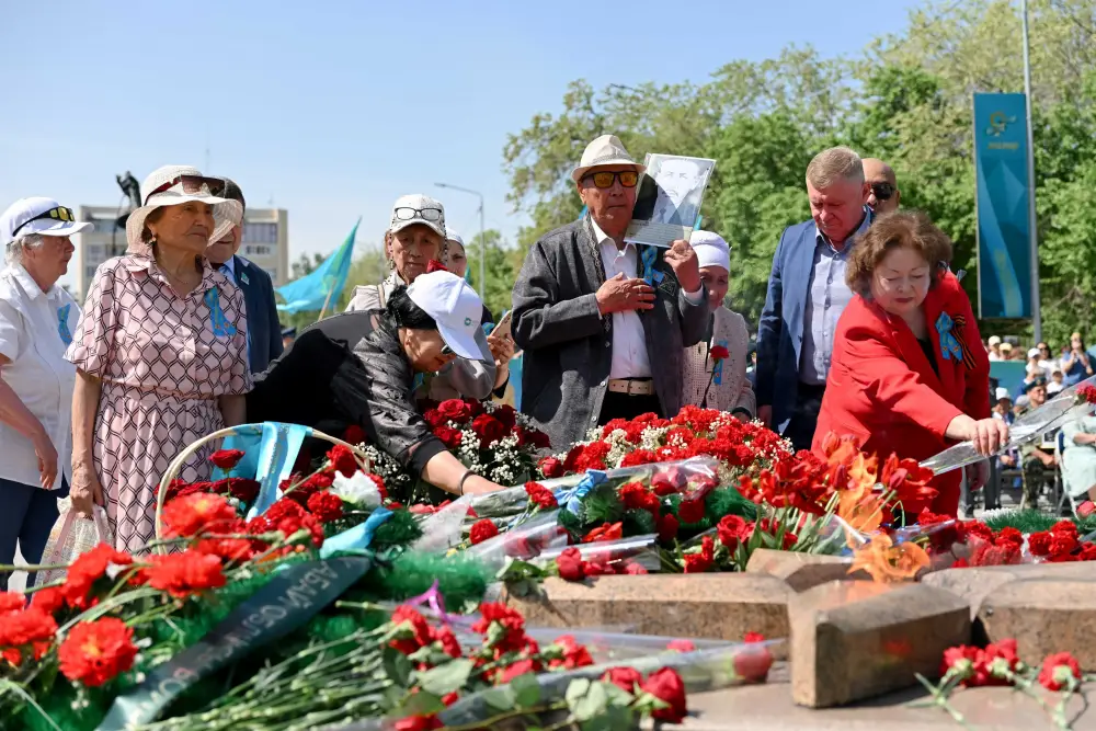 В области Абай широко отмечают День Победы (9)
